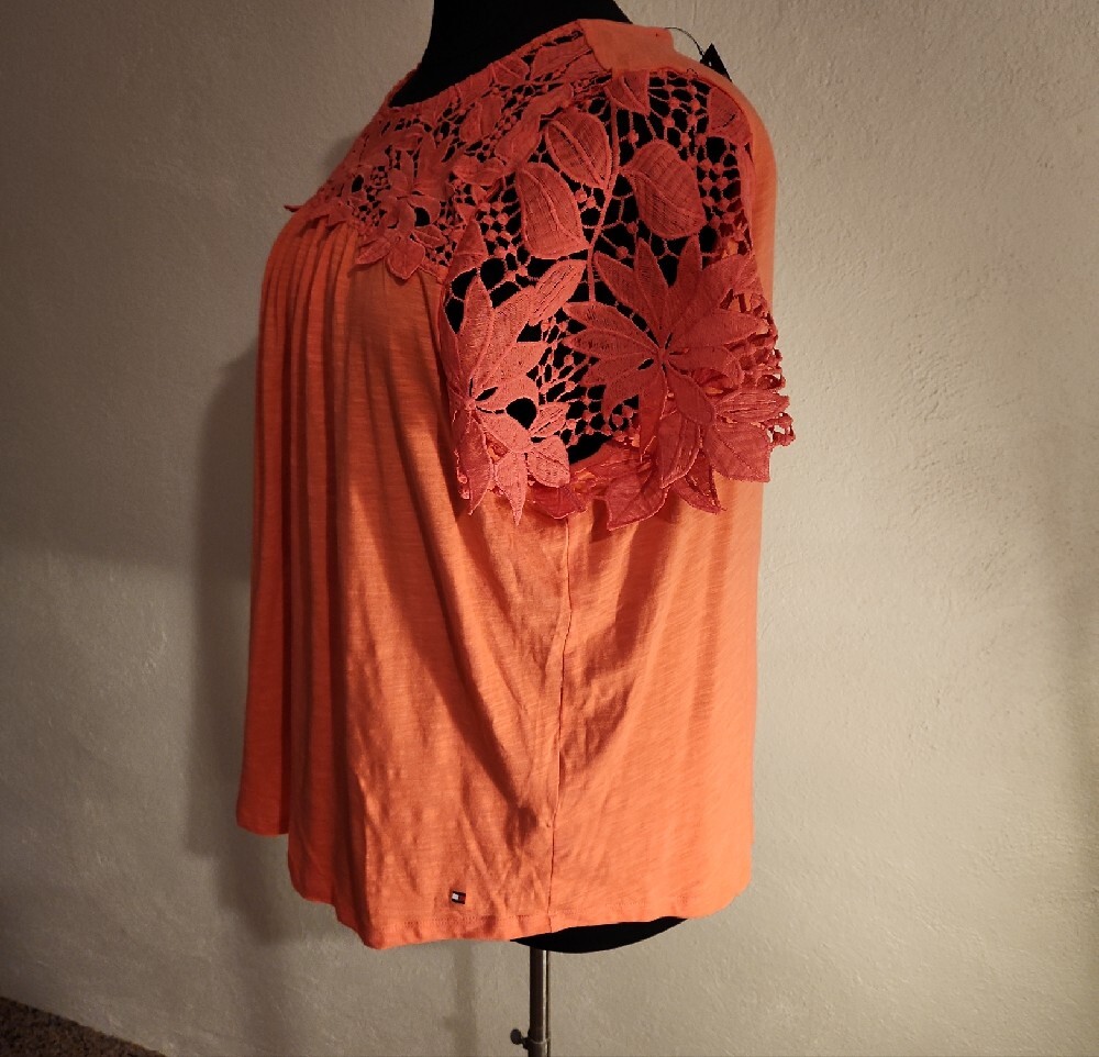 Tommy Hilfiger Women's 2X Crochet Yoke Short Sleeve Top in Coral Orange NWT - Picture 2 of 9